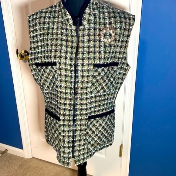 Heaslip Vest Medium With Pin Medium - Picture 2 of 8